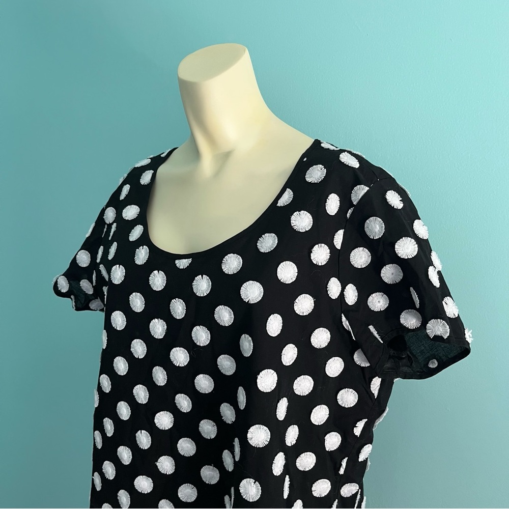 Chico's Black Top Shirt Blouse With White Stitched Design 8/10